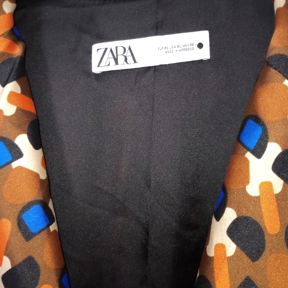 Zara Silk Woman's Blazer. Super pretty. Comfortable. Great with a tan and some j - Picture 3 of 8
